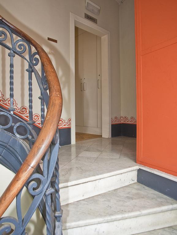 Las Ramblas Suites Барселона Екстериор снимка