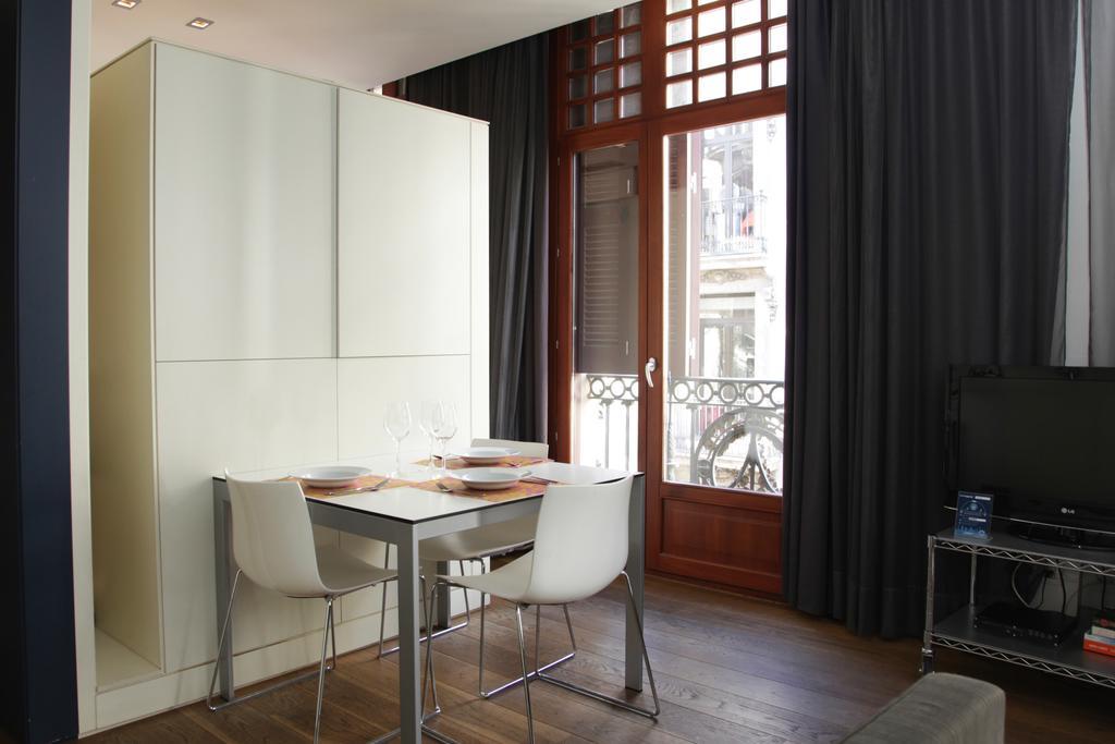 Las Ramblas Suites Барселона Екстериор снимка