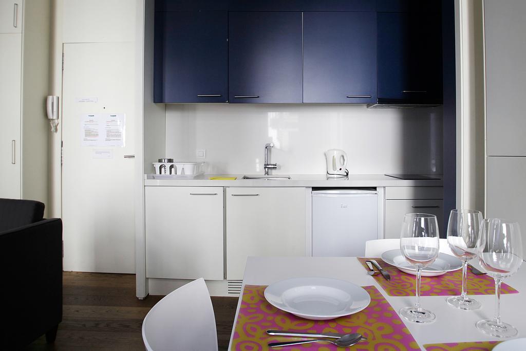 Las Ramblas Suites Барселона Екстериор снимка