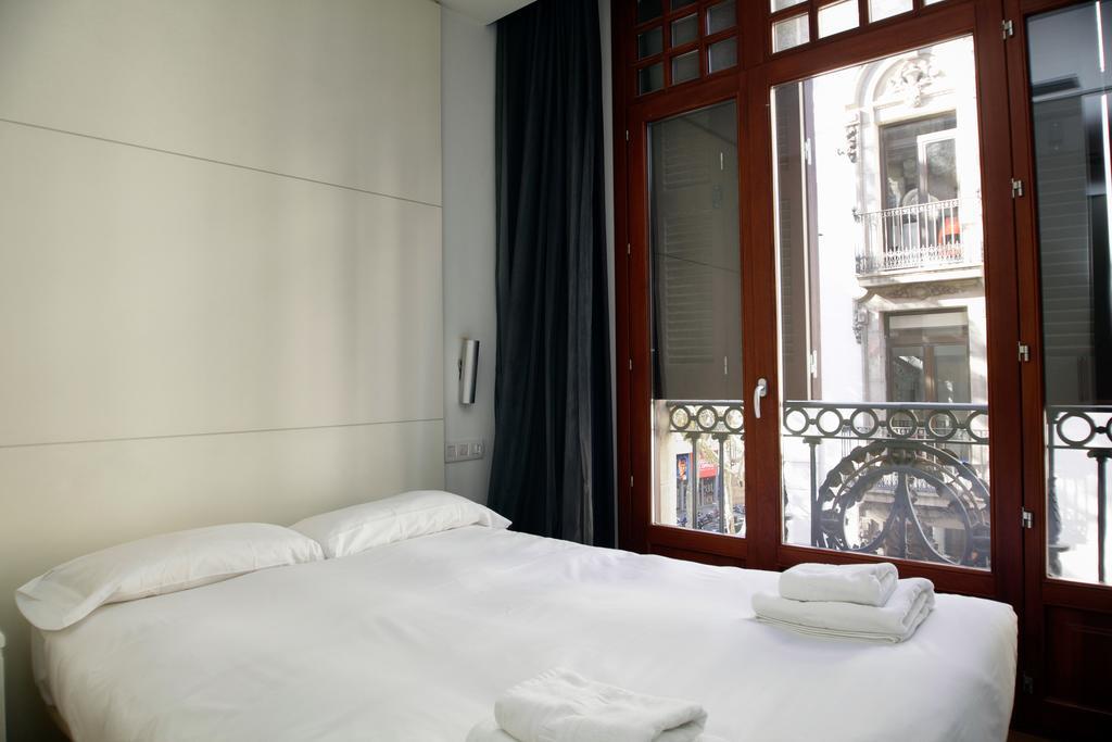 Las Ramblas Suites Барселона Екстериор снимка
