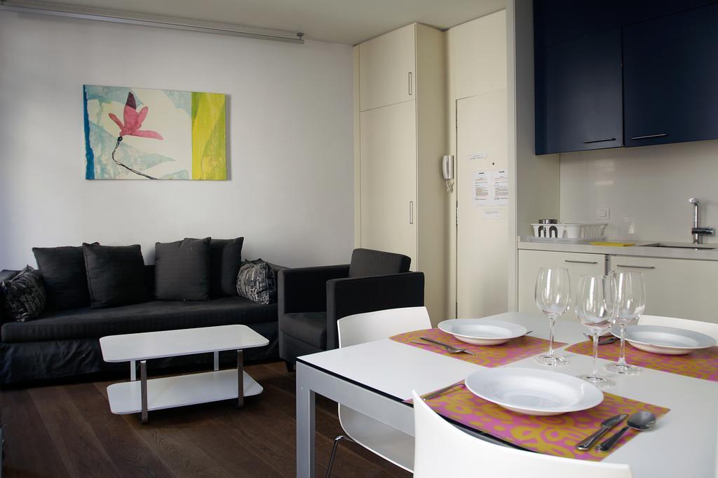 Las Ramblas Suites Барселона Екстериор снимка