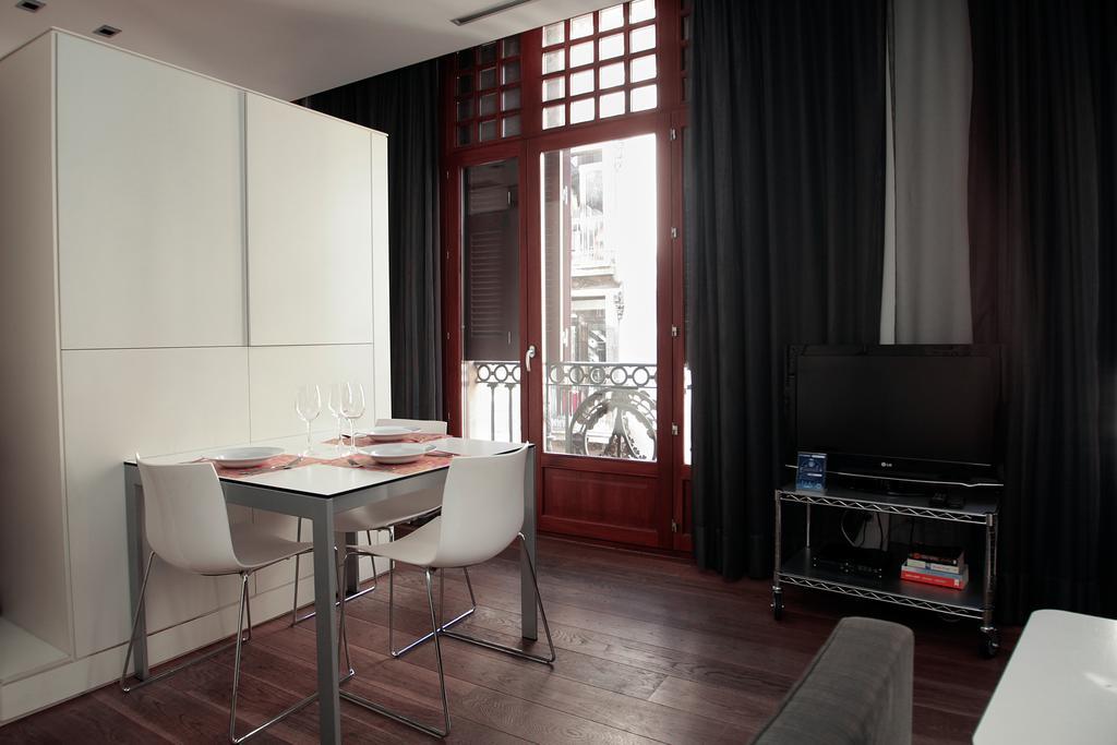 Las Ramblas Suites Барселона Екстериор снимка
