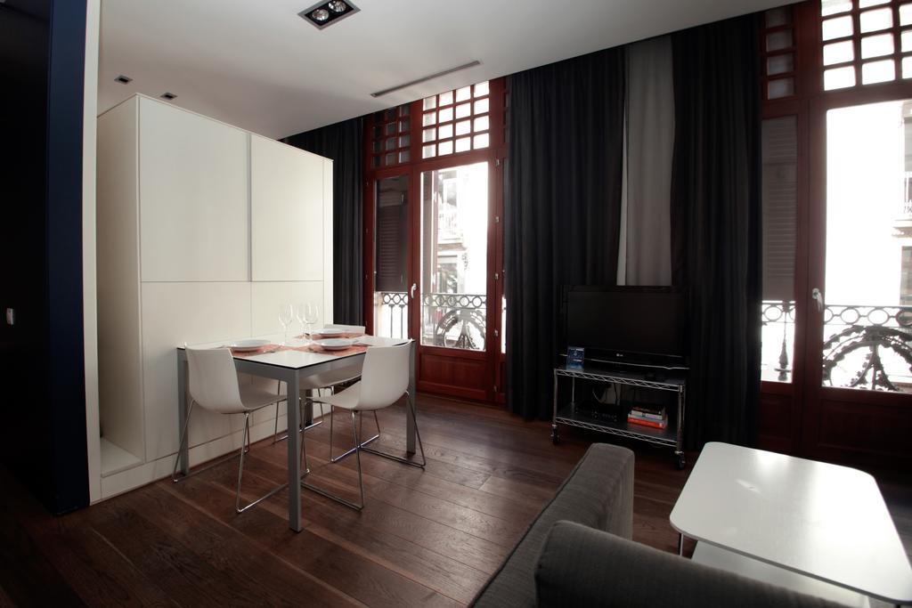 Las Ramblas Suites Барселона Екстериор снимка
