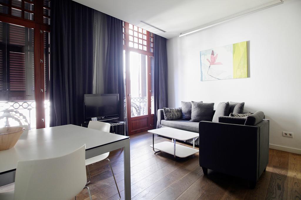 Las Ramblas Suites Барселона Екстериор снимка